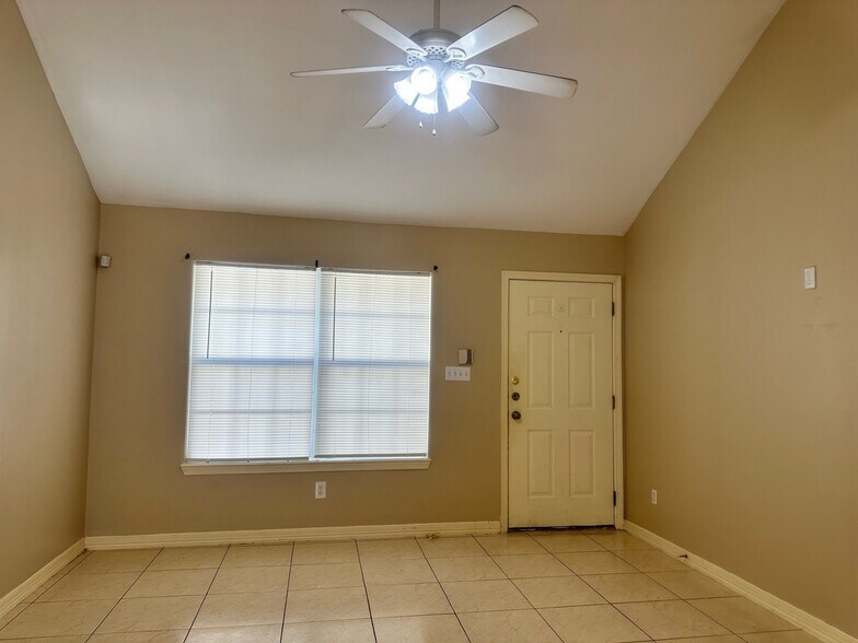 Building Photo - 1702 Tierra Dulce Dr