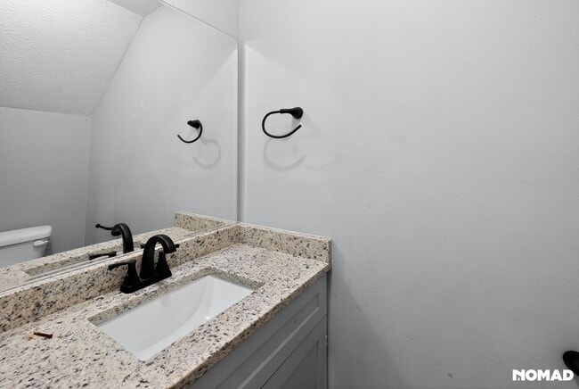 Building Photo - 5952 Stonewall Dr