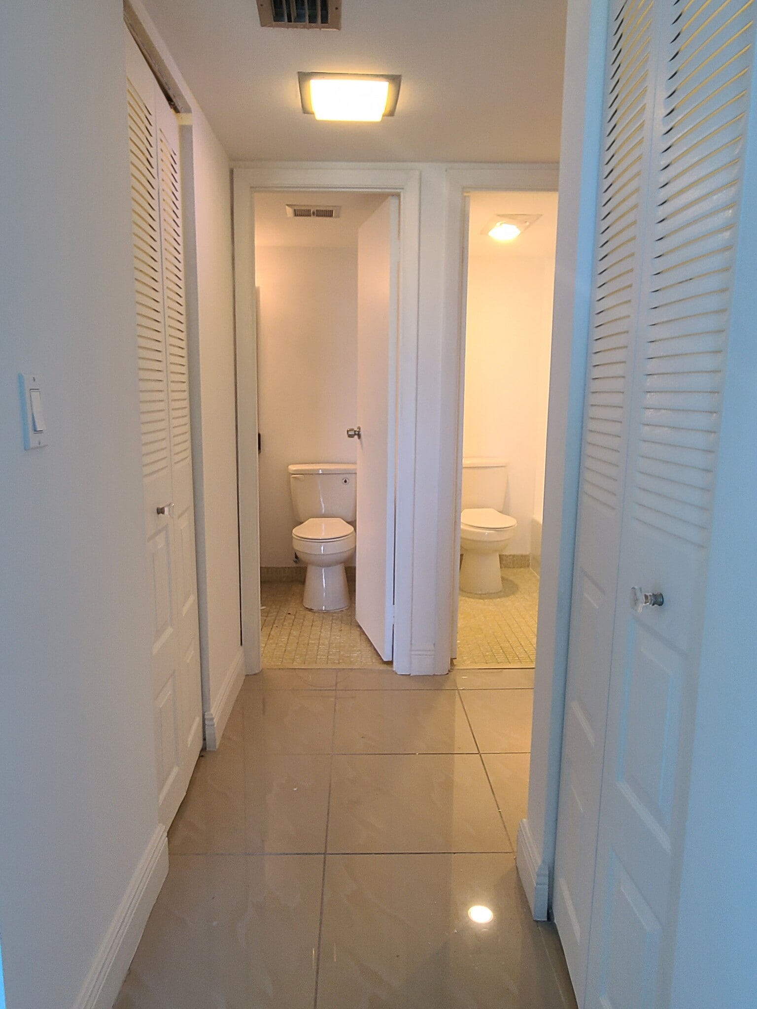 Building Photo - 20335 W Country Club Dr