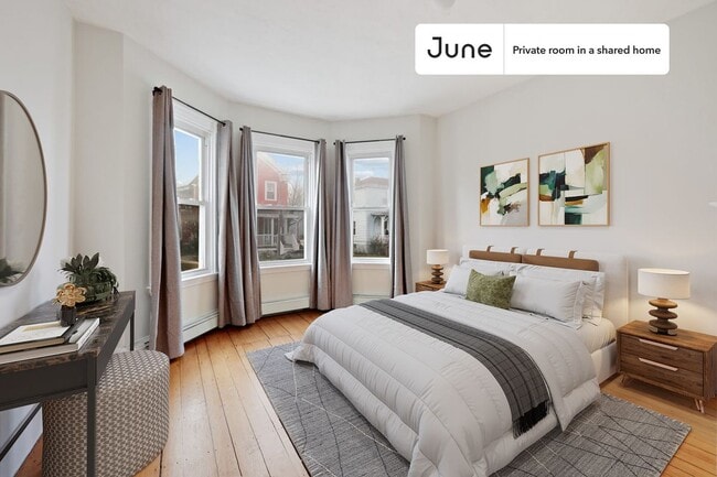 Building Photo - 71 School St