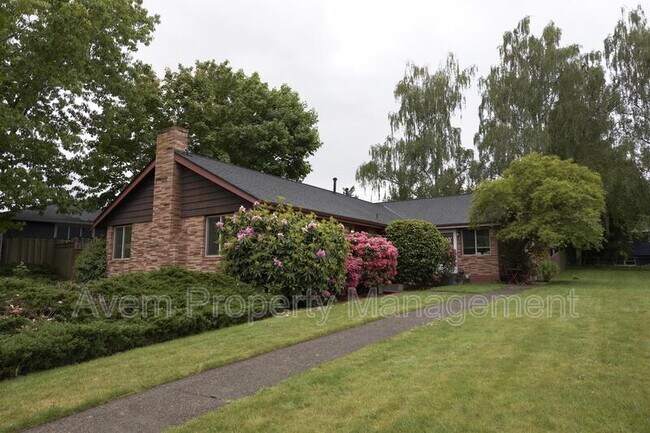 Building Photo - 11770-11780 SW Bowmont Ln