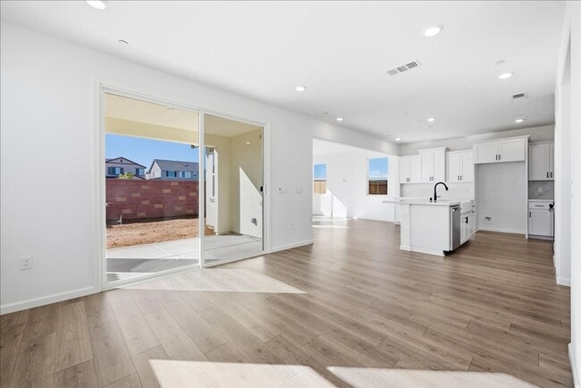Building Photo - 4412 Canyon Coral Wy