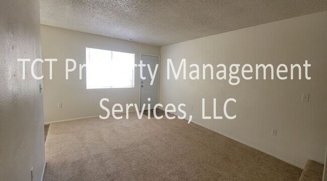 Building Photo - Cute 2 bed 1.5 bath in Mesa!