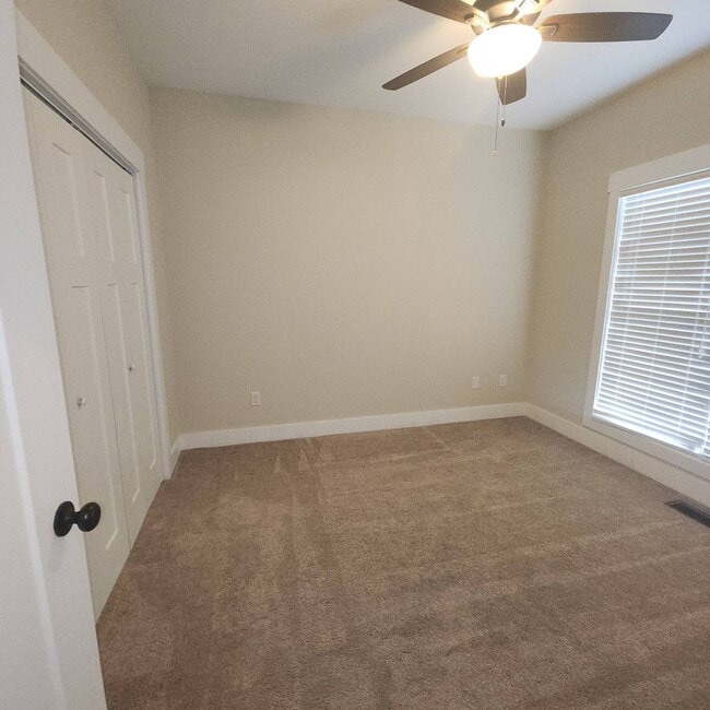 Building Photo - 1137 Cross Pointe Dr