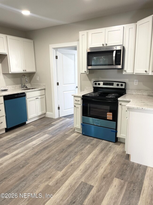 Building Photo - 62 Dumas St