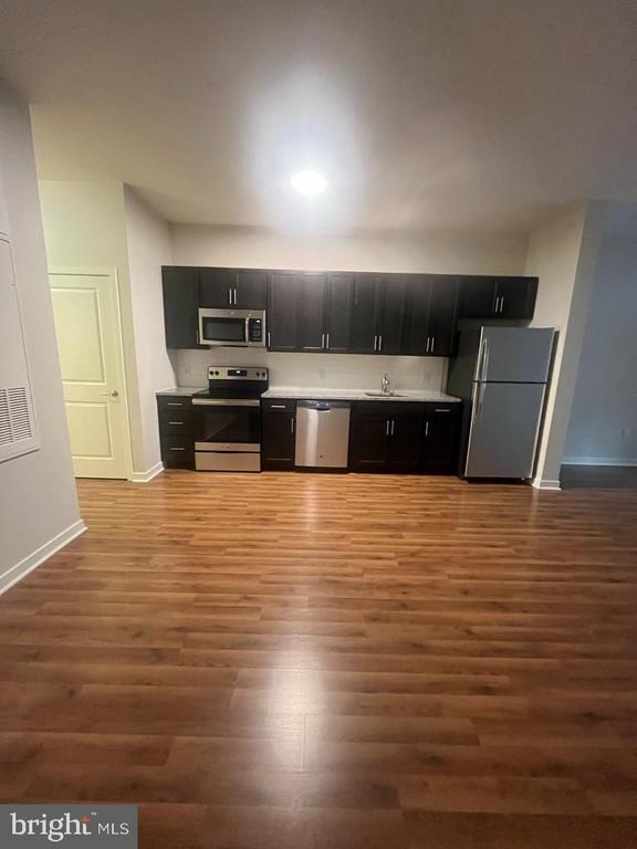 Building Photo - 401 Race St