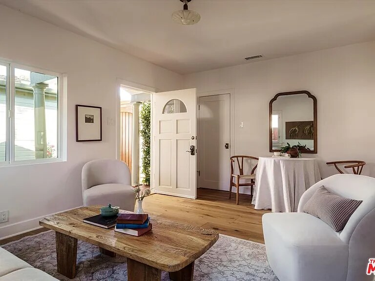 Building Photo - 5033 Townsend Ave