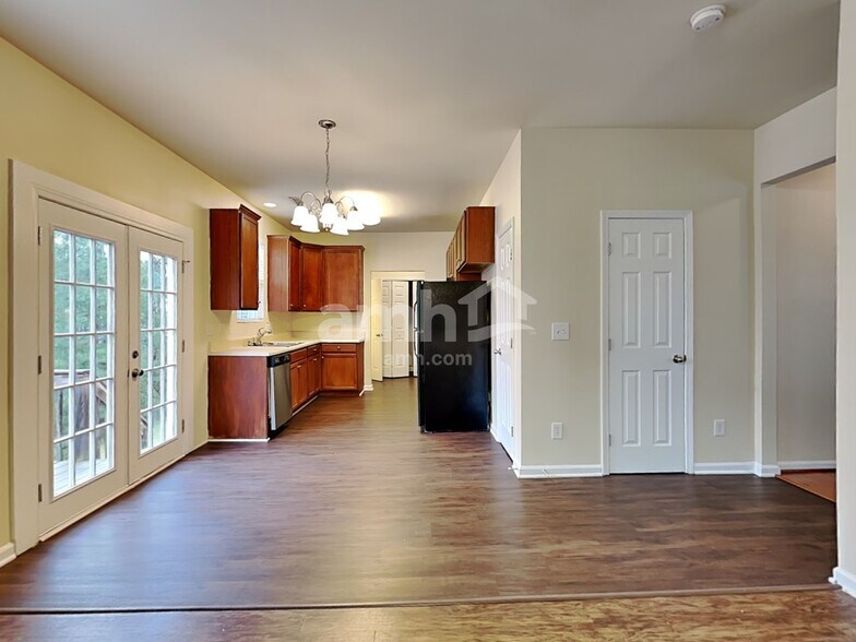 Building Photo - 3012 Cardinal Lake Dr