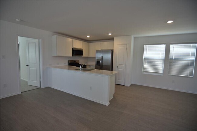 Building Photo - 275 Bugbee