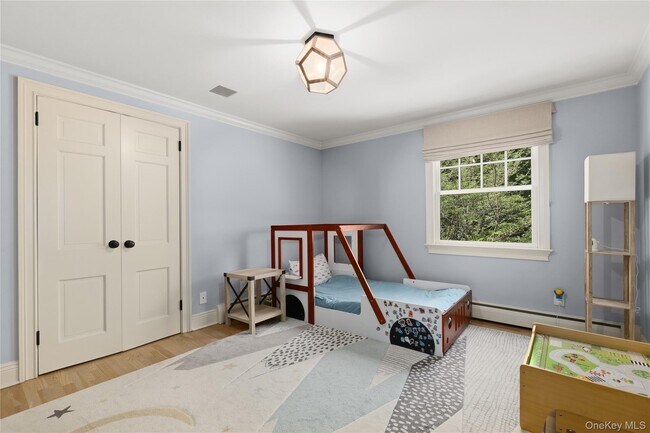Building Photo - 90 Springhurst Rd