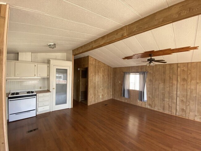 Building Photo - bhcrent.com