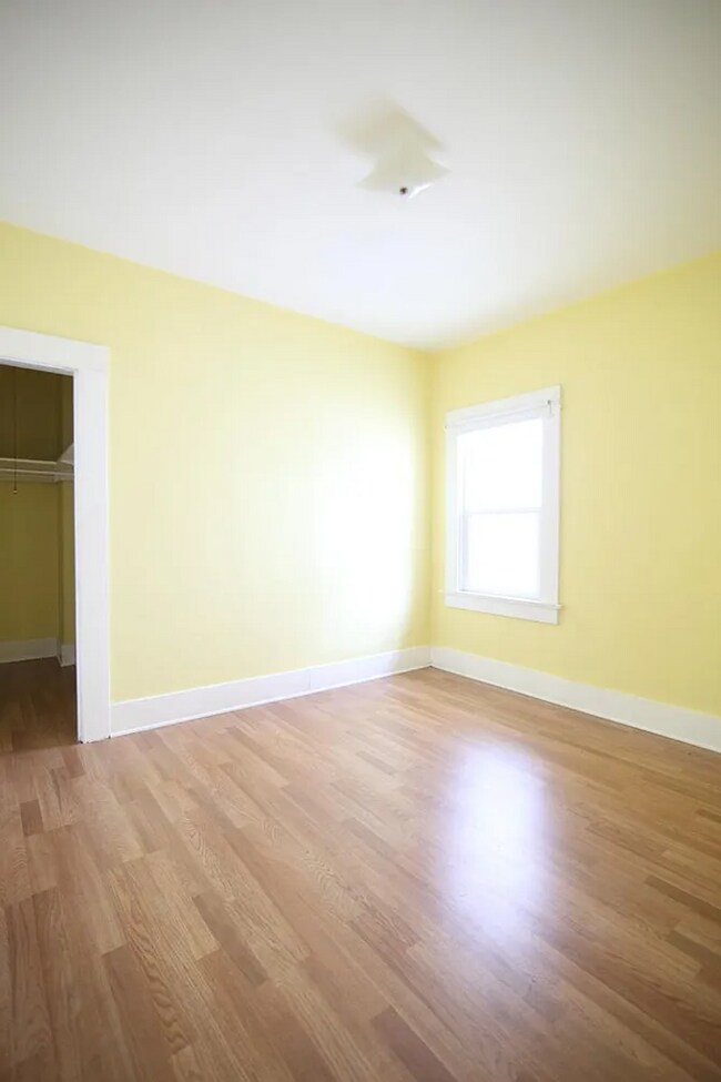 Building Photo - 4625 Kingswell Ave