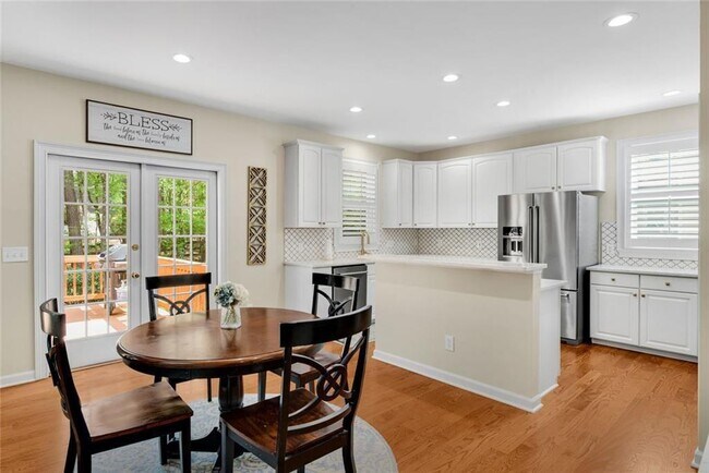 Building Photo - 6070 Poplar Spring Dr