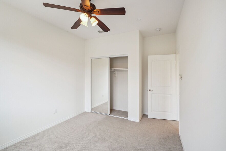 Building Photo - 5858 Levi Ln