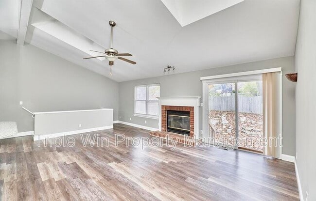 Building Photo - 121 Walnut Hill Dr