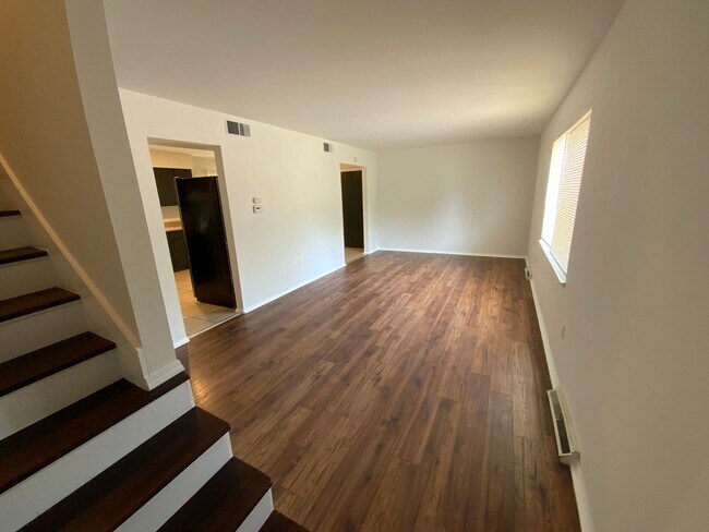 Building Photo - 409-411 Brewer Dr