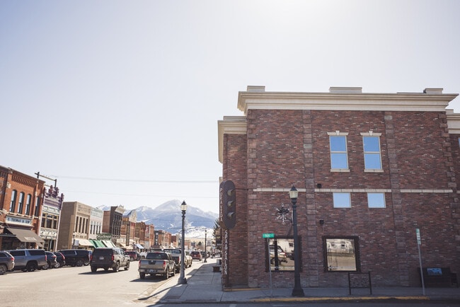 Building Photo - Albemarle Studio Apartments