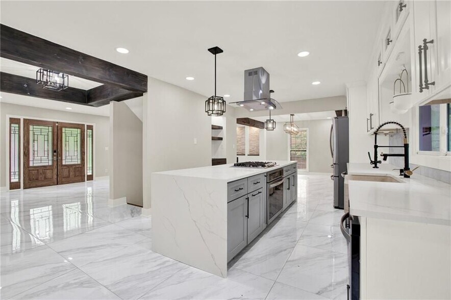 Building Photo - 3270 Brookview Dr