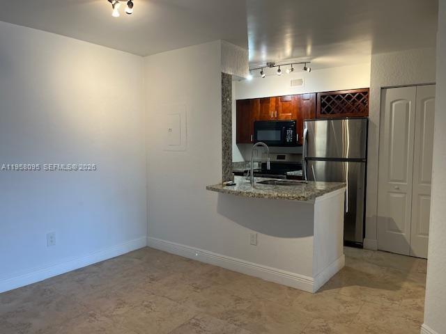 Building Photo - 2880 N Oakland Forest Dr