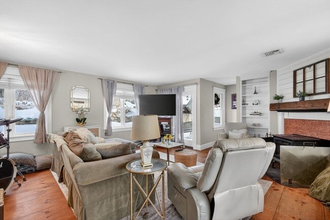 Building Photo - 27 Lower Dam Way