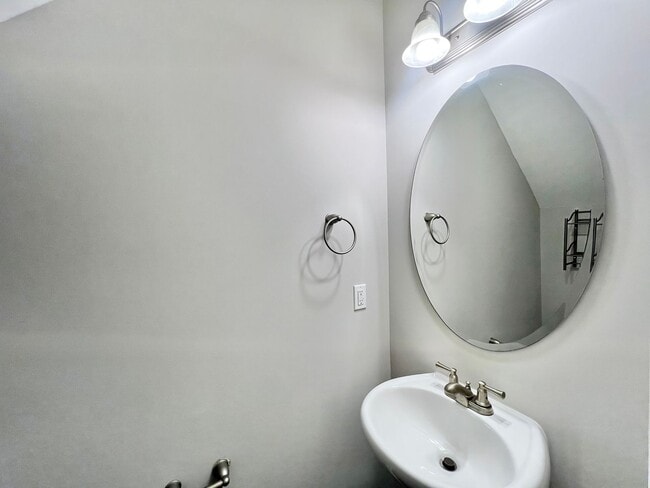 Building Photo - Lovely 4BD, 2.5BA Clayton Home with 1-Car Garage in a Great Location