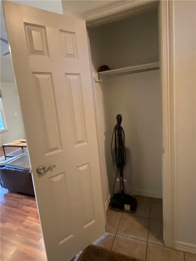 Building Photo - 2949 Bluegrass Pl