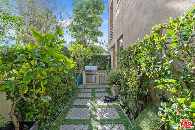 Building Photo - 12860 S Seaglass Cir