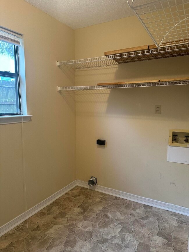 Building Photo - 415 Waterway Ln