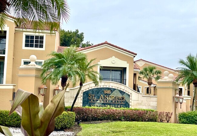 Building Photo - 8010 N Nob Hill Rd