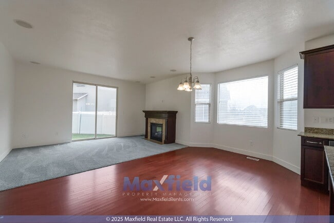 Building Photo - NEW CARPET - 6BD 4BTH 2GAR - Home in Lehi - 6 Month Lease available