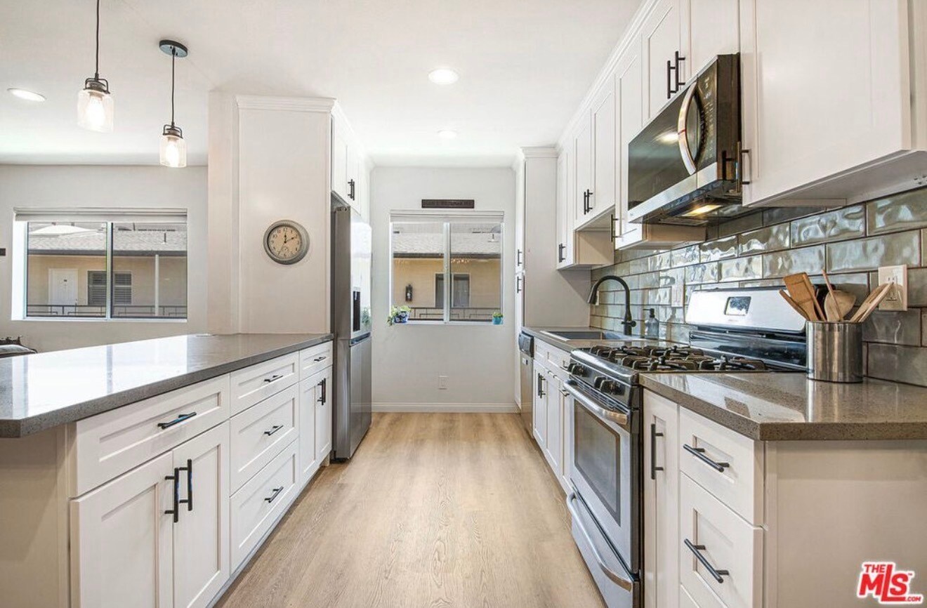 Building Photo - 4358 Mammoth Ave