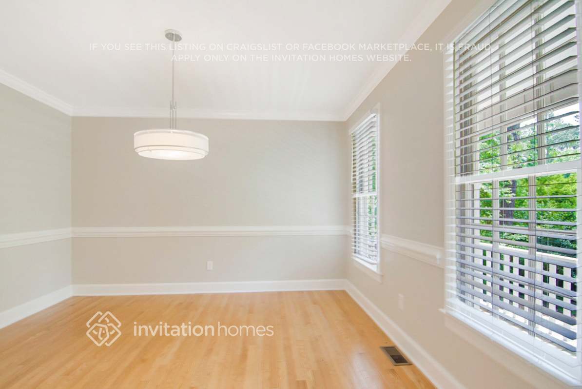 Building Photo - 5808 Heatherbrook Cir