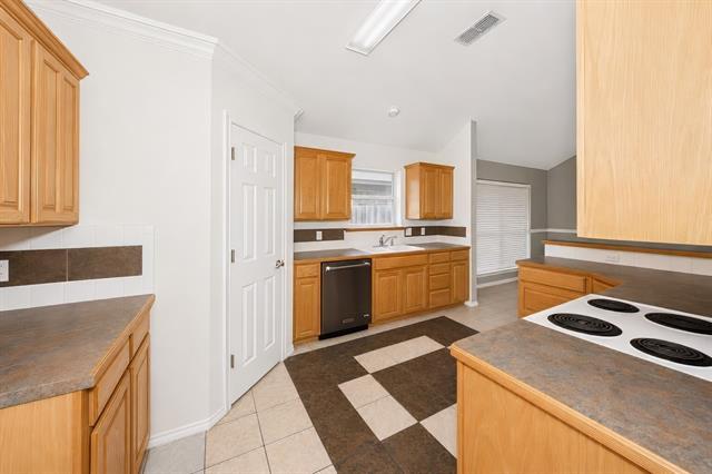 Building Photo - 2230 Park Hurst Dr