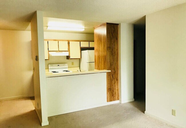 Building Photo - 39581 Ross Common