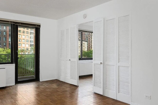 Building Photo - 201 W 70th St