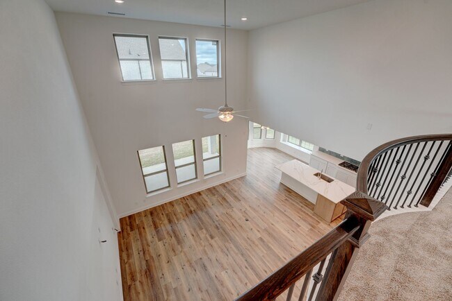 Building Photo - Must See 5 Bed 4.5 Bath in Northlake
