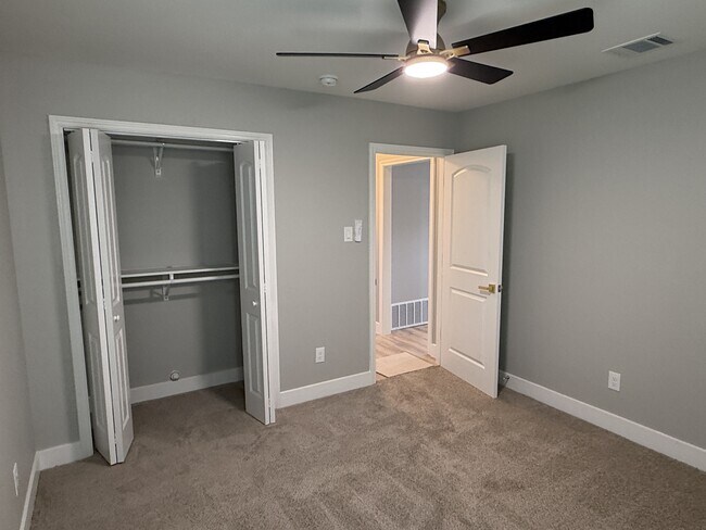 Building Photo - 146 Redrock Dr