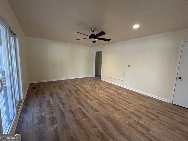 Building Photo - 2637 Jonesboro Rd