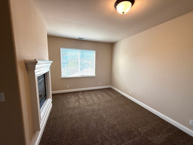 Building Photo - $4795 - Beautiful 5 Bedroom 3 Bath Home wi...