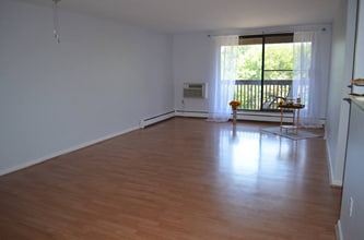 Building Photo - 1320 Cromwell Hills Dr