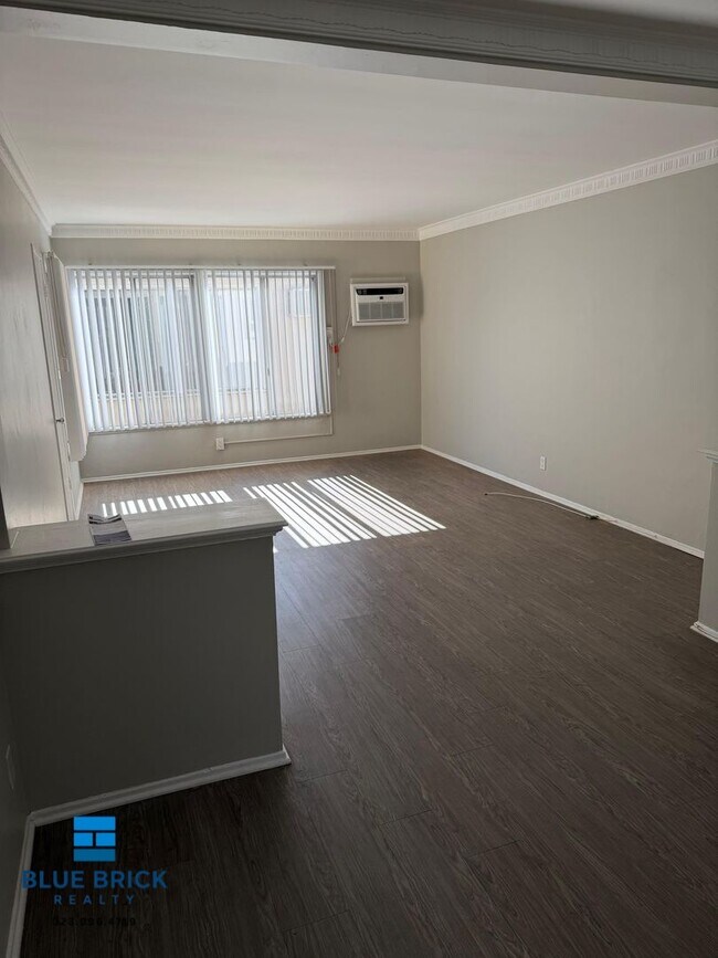 Building Photo - 5315 Whitsett Ave