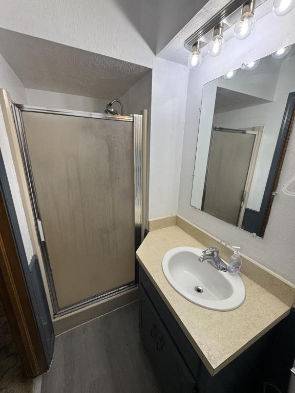 Building Photo - 5124 Dogwood Rd