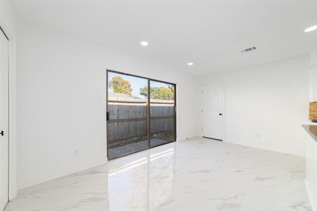 Building Photo - 2707 Ashford Trail Dr