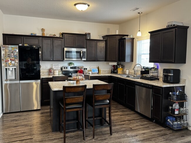 Building Photo - 407 Cattle Ranch Ln