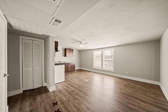 Building Photo - 3419 Illinois St