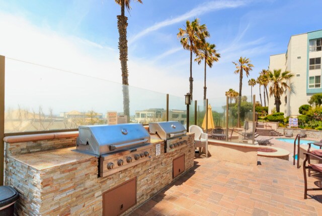 BBQ areas at The Village - 665 The Village