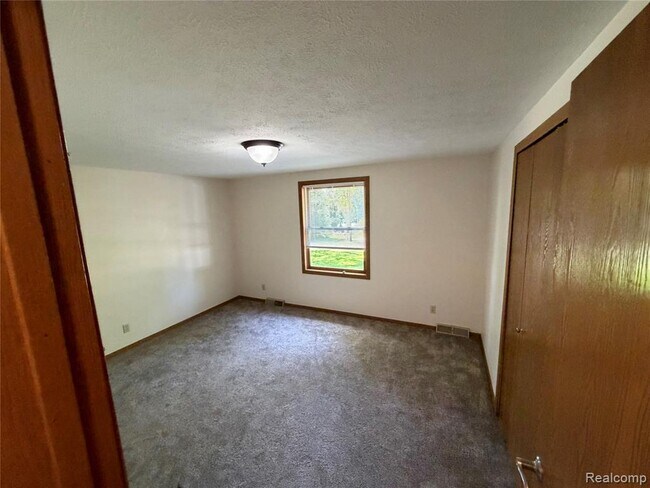 Building Photo - 8427 Carols Dr