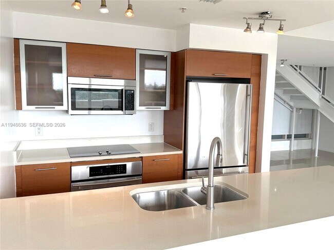 Building Photo - 3250 NE 1st Ave