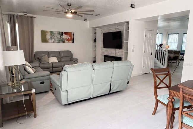 Building Photo - 645 Kettering Rd