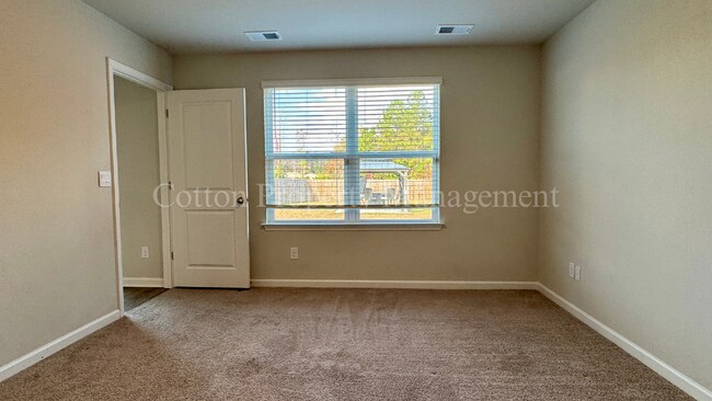 Building Photo - 1114 Forest Glen Dr